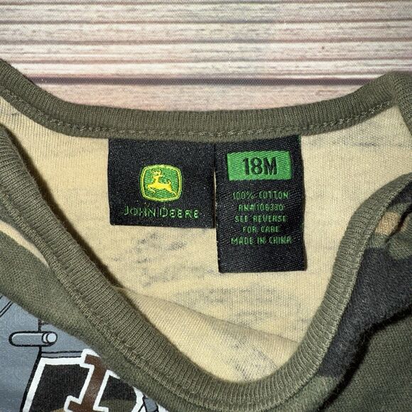 John Deere Camo “I dig my grandma” 18 Months Short Sleeve Bodysuit - Picture 5 of 5